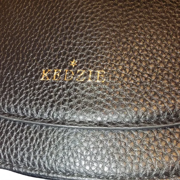 🖤✨ Kedzie Black Crossbody Bag 👜🖤 - Picture 3 of 6